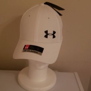 Water-Resistant Men's UA Classic Fit